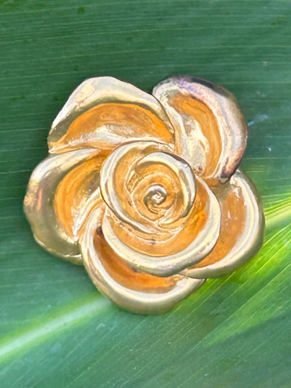 Vintage KENZO gold tone rose floral 3D flower power flower bloomson pin Reto